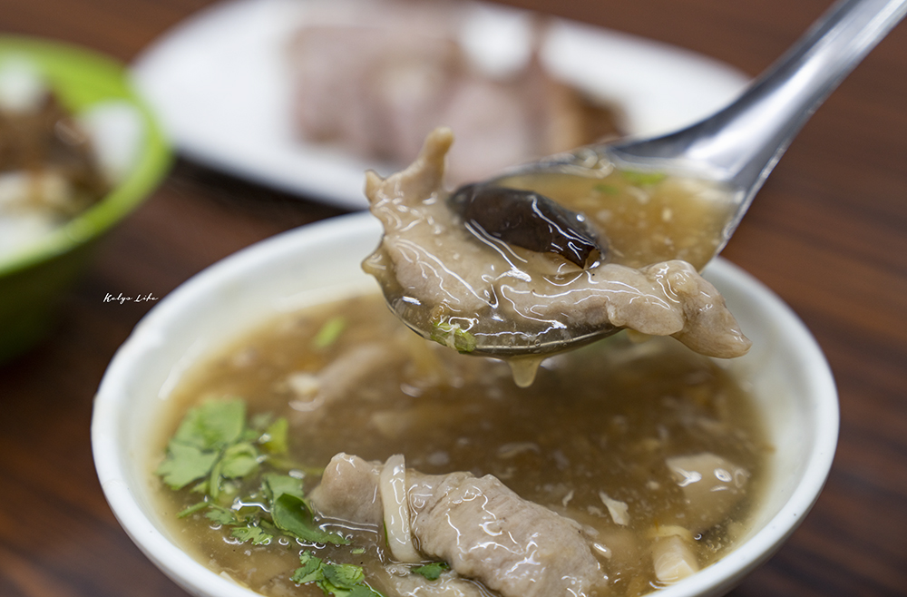 雲林虎尾美食  不隨時光改變的堅持  阿世香菇肉羹